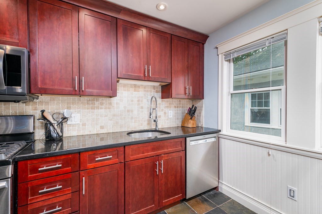 16 Rock View Road, Unit 2 Milton, MA 02186 - Photo 11 of 24 Gallery Image 11
