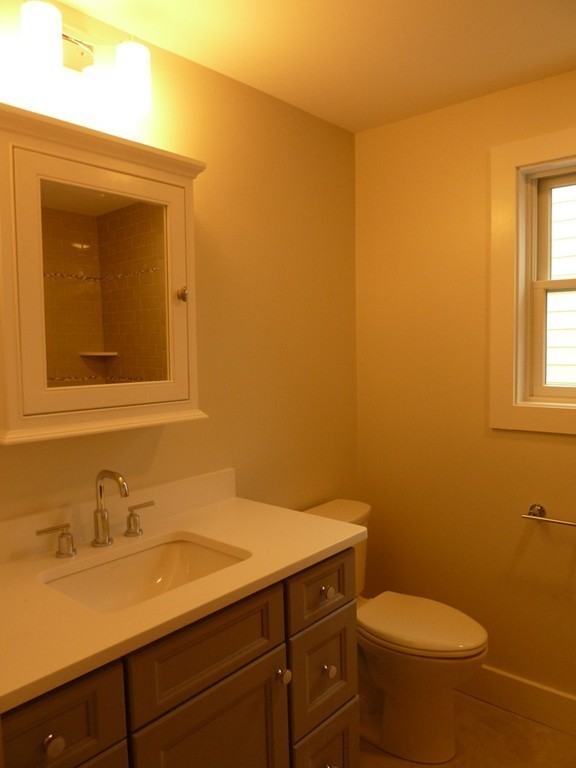 51 Glen Road, Unit 2 Swampscott, MA 01907 - Photo 8 of 11 Gallery Image 8