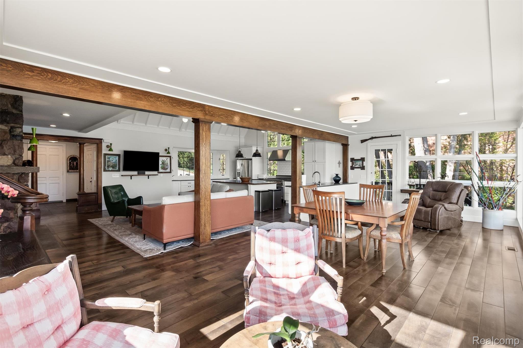 6390 Commerce Road West Bloomfield, MI 48324 - Photo 15 of 74 15-6390 Commerce-28.jpg