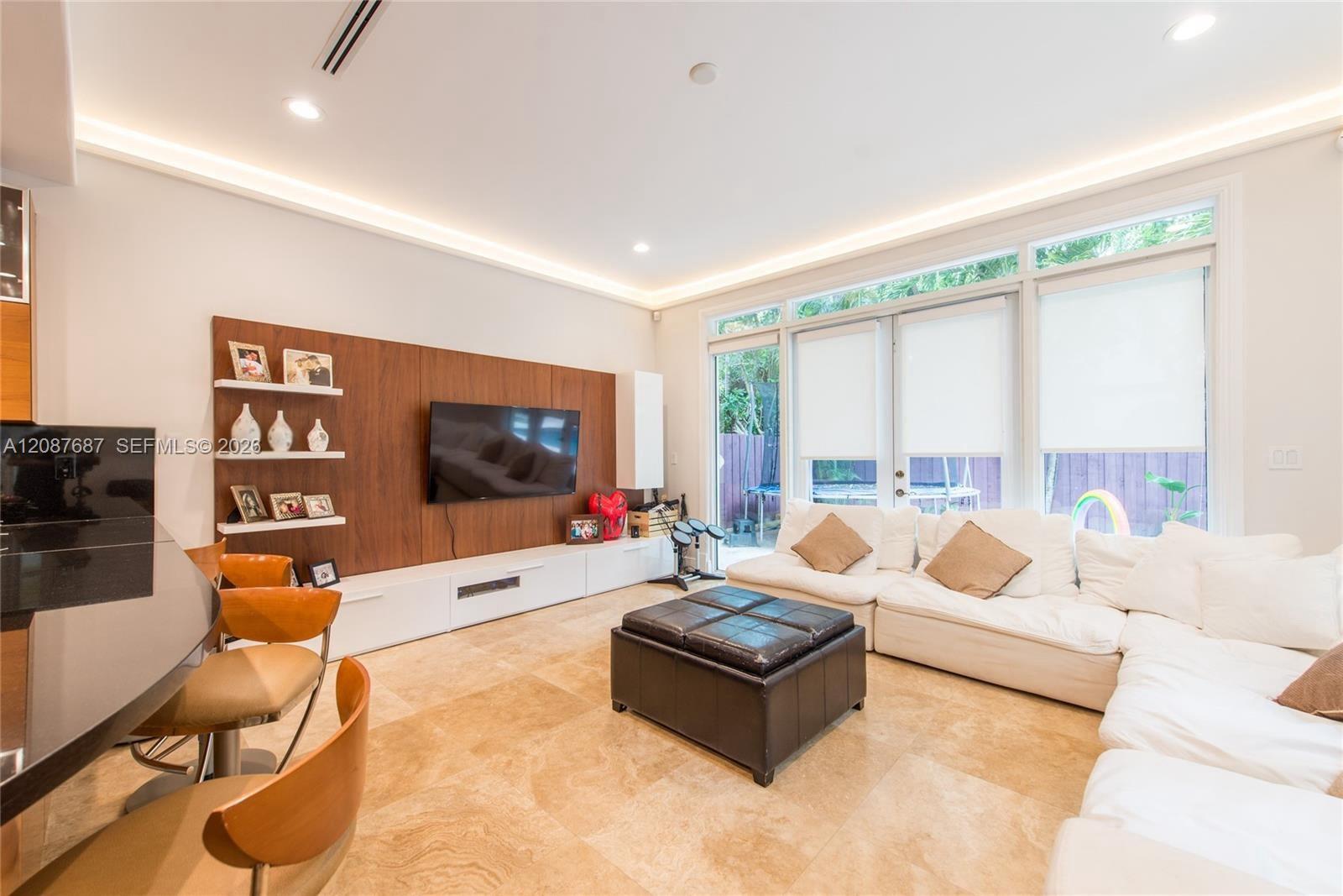 3665 Justison Road Miami, FL 33133 - Photo 8 of 15 Gallery Image 8