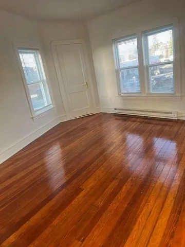 $1,450 | 1709 Pleasant Street, Unit 2W, Fall River, MA 02723