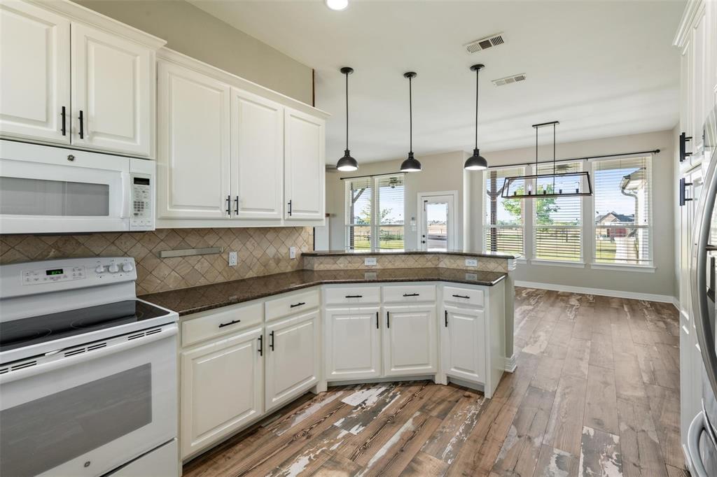 2060 Melton Road Sanger, TX 76266 - Photo 14 of 38