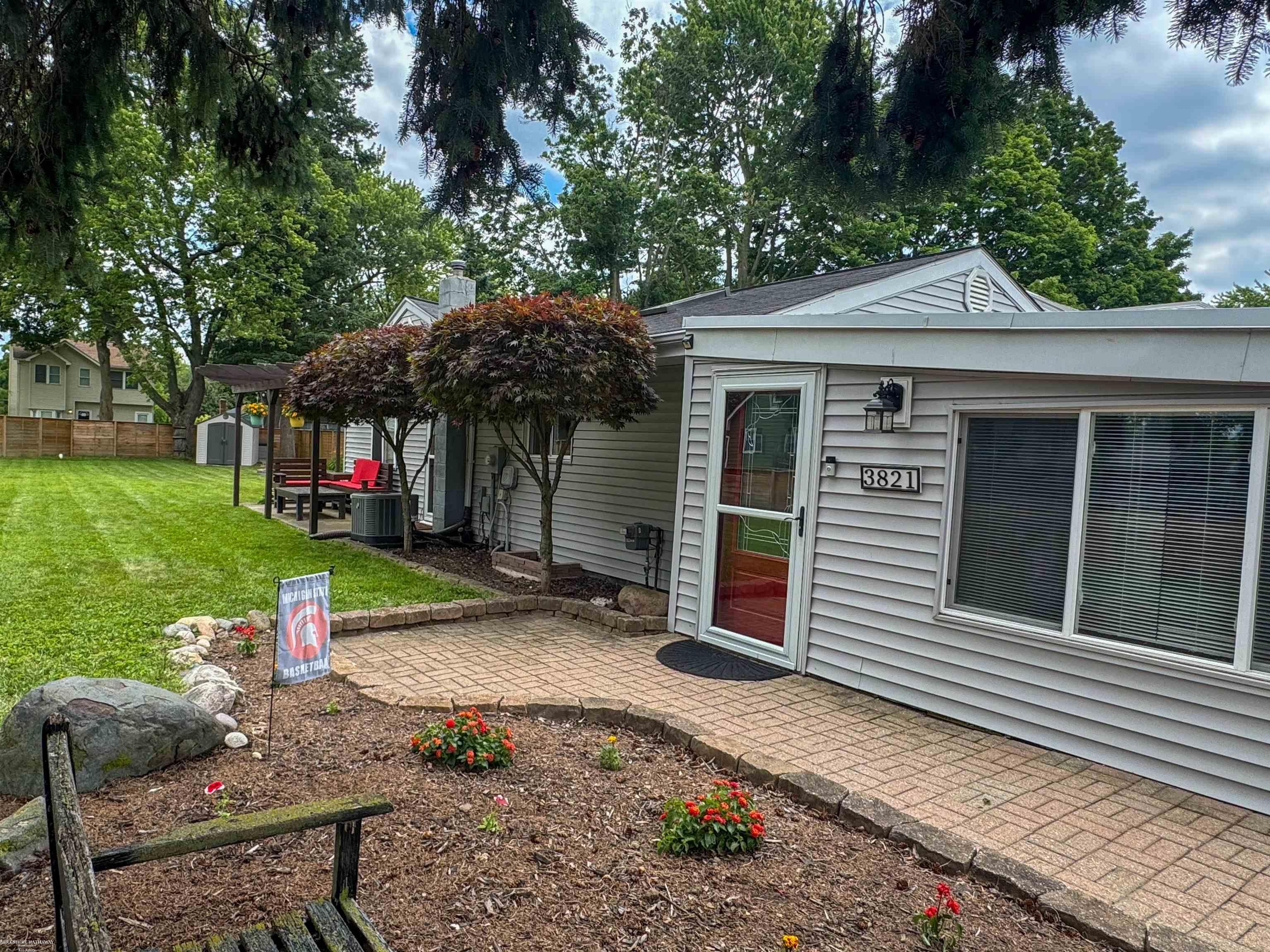 3821 Dunning Road Rochester, MI 48309 - Photo 3 of 27 50213133-5d455191-e1aa-4742-b981-8b9f044441bc.JPG
