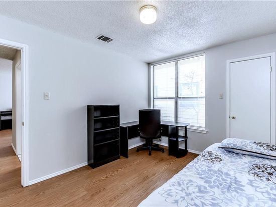 2409 Leon Street, Unit 108 Austin, TX 78705 - Photo 18 of 37