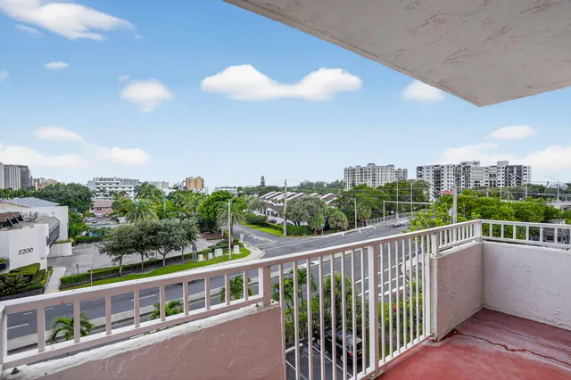 $250,000 | 3201 Northeast 14th Street Causeway, Unit 501, Pompano Beach, FL 33062