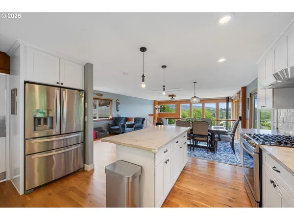 $689,000 | 1626 Northeast Regatta Way, Lincoln City, OR 97367