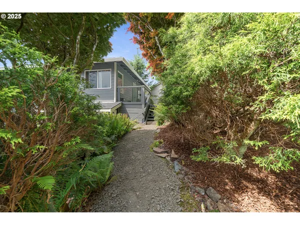 $689,000 | 1626 Northeast Regatta Way, Lincoln City, OR 97367