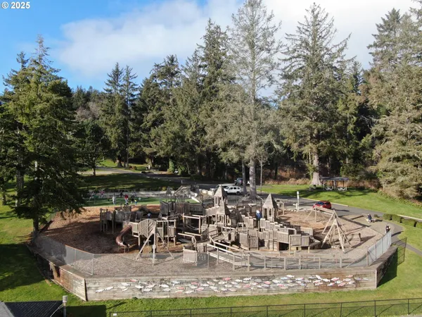 $689,000 | 1626 Northeast Regatta Way, Lincoln City, OR 97367