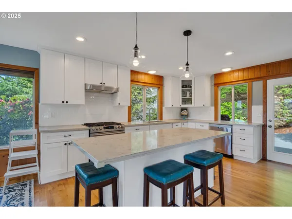 $689,000 | 1626 Northeast Regatta Way, Lincoln City, OR 97367