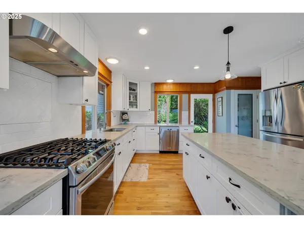 $689,000 | 1626 Northeast Regatta Way, Lincoln City, OR 97367