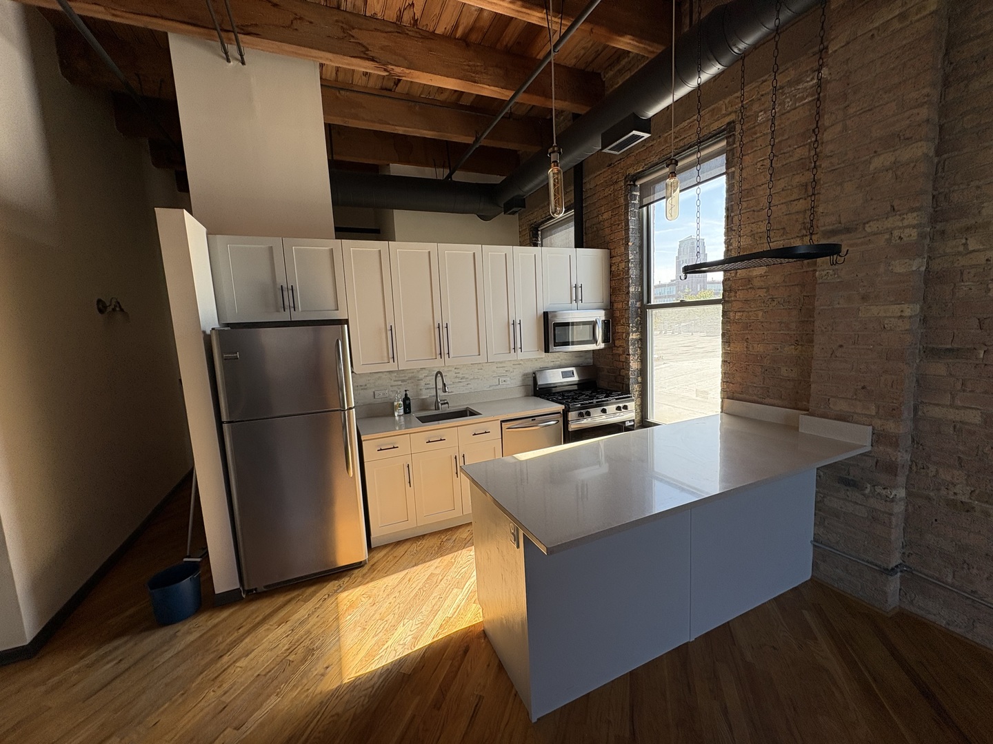 1733 West Irving Park Road, Unit 412 Chicago, IL 60613 - Photo 7 of 20