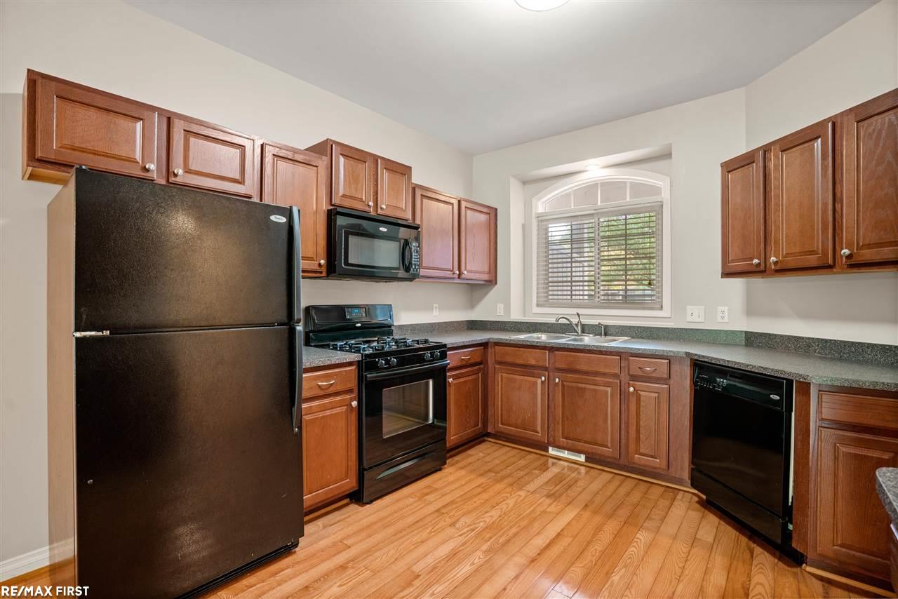 36817 Union Lake Road Clinton Township, MI 48035 - Photo 3 of 23