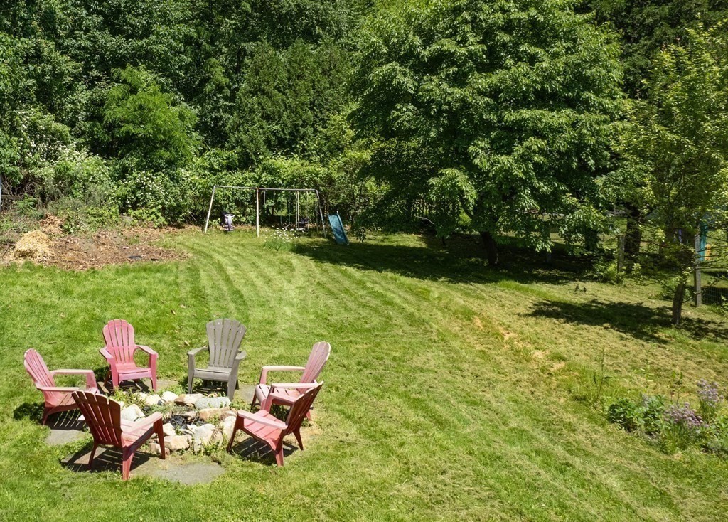 497 Burts Pit Road Northampton, MA 01062 - Photo 5 of 26