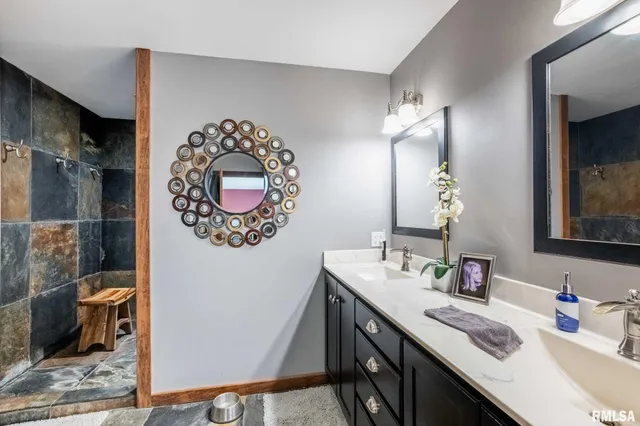 $999,995 | 2145 Lick Creek Road, Anna, IL 62906