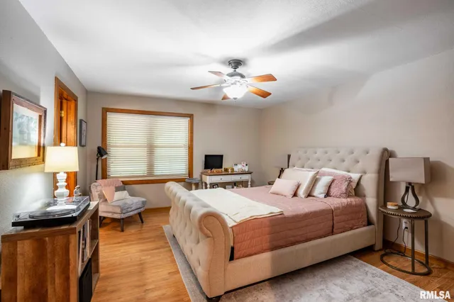 $999,995 | 2145 Lick Creek Road, Anna, IL 62906