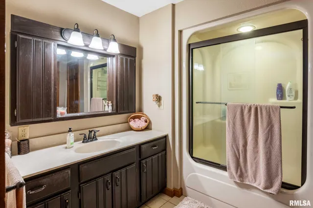 $999,995 | 2145 Lick Creek Road, Anna, IL 62906