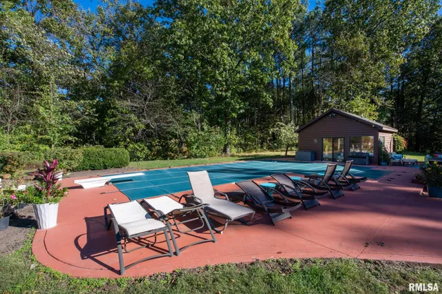 $999,995 | 2145 Lick Creek Road, Anna, IL 62906