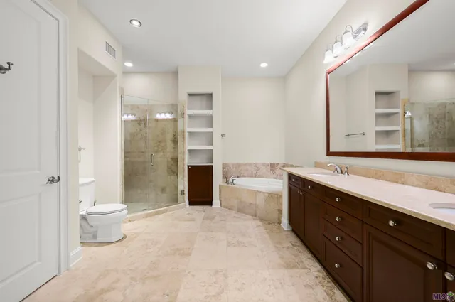 $749,000 | 990 Stanford Avenue, Unit 504, Baton Rouge, LA 70808