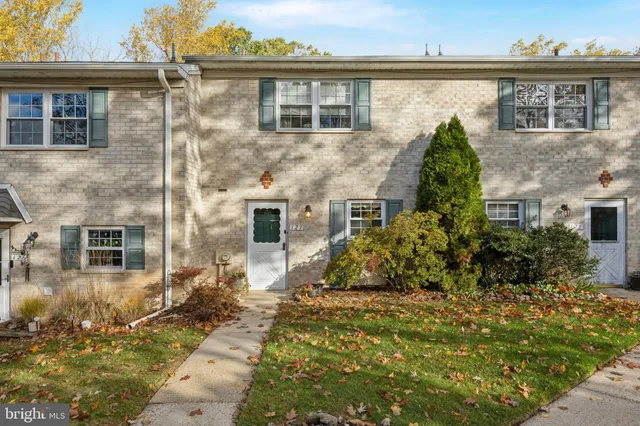 $249,900 | 127 Hampstead Drive, Unit 127, Ambler, PA 19002
