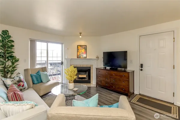 $249,000 | 22810 30th Avenue South, Unit C203, Des Moines, WA 98198
