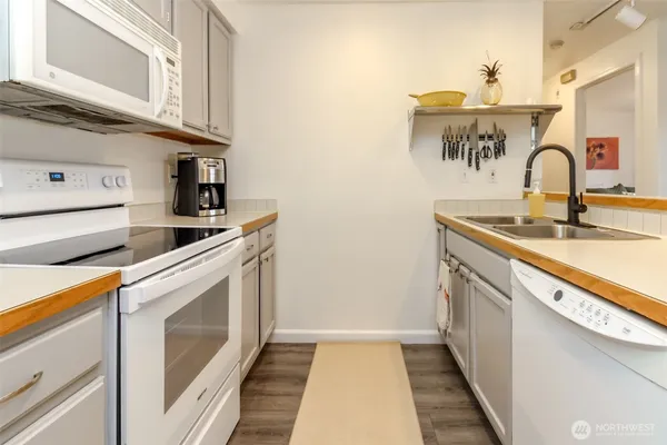 $249,000 | 22810 30th Avenue South, Unit C203, Des Moines, WA 98198