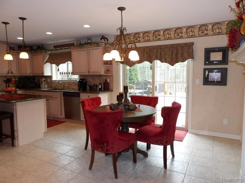 27609 King Road Romulus, MI 48174 - Photo 28 of 67 100_2669.jpg