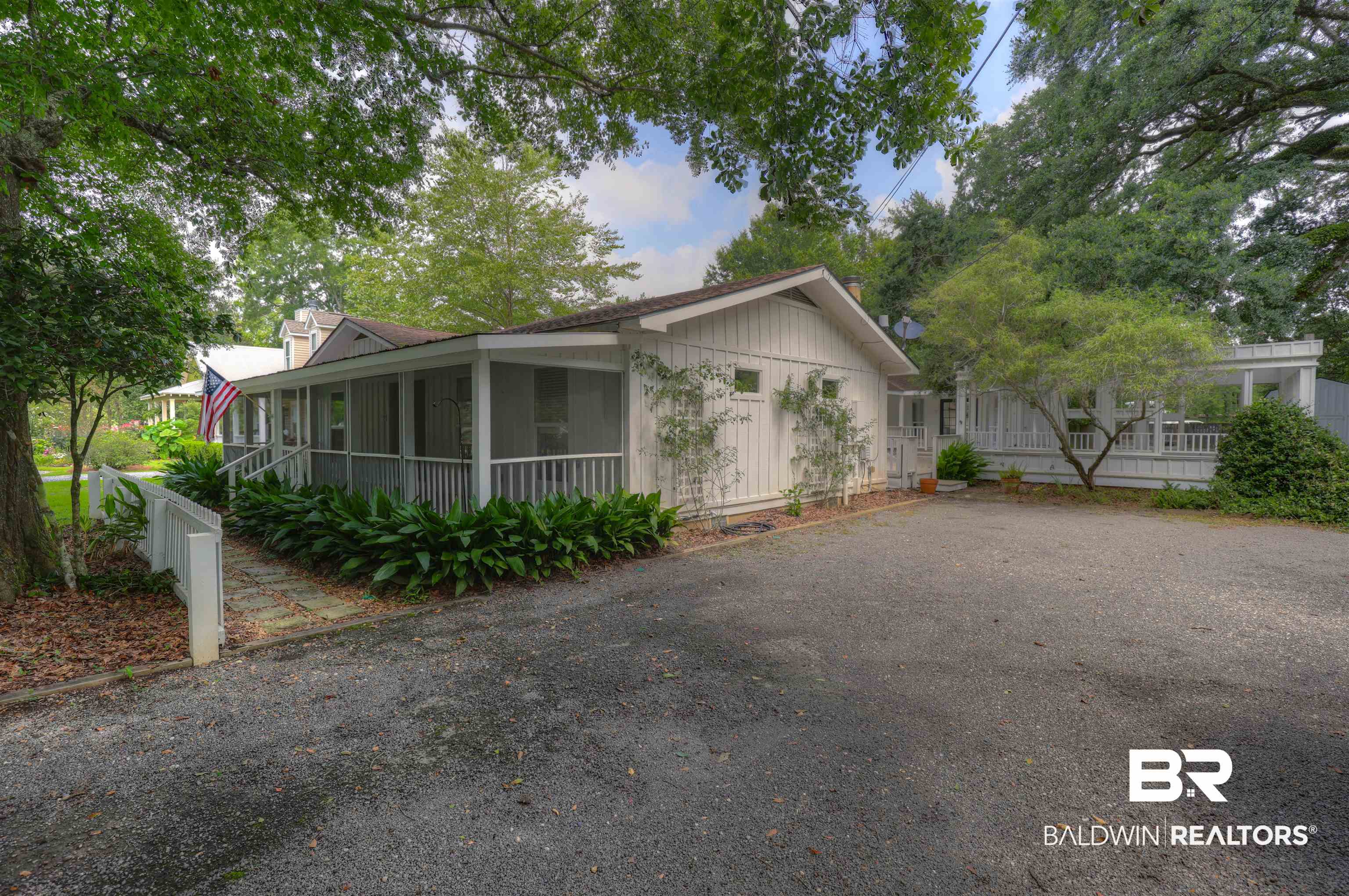 711 Magnolia Avenue Daphne, AL 36526 - Photo 4 of 28