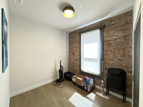 $2,600 | 908 North California Avenue, Unit 2F, Chicago, IL 60622