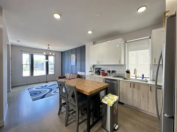 $2,600 | 908 North California Avenue, Unit 2F, Chicago, IL 60622