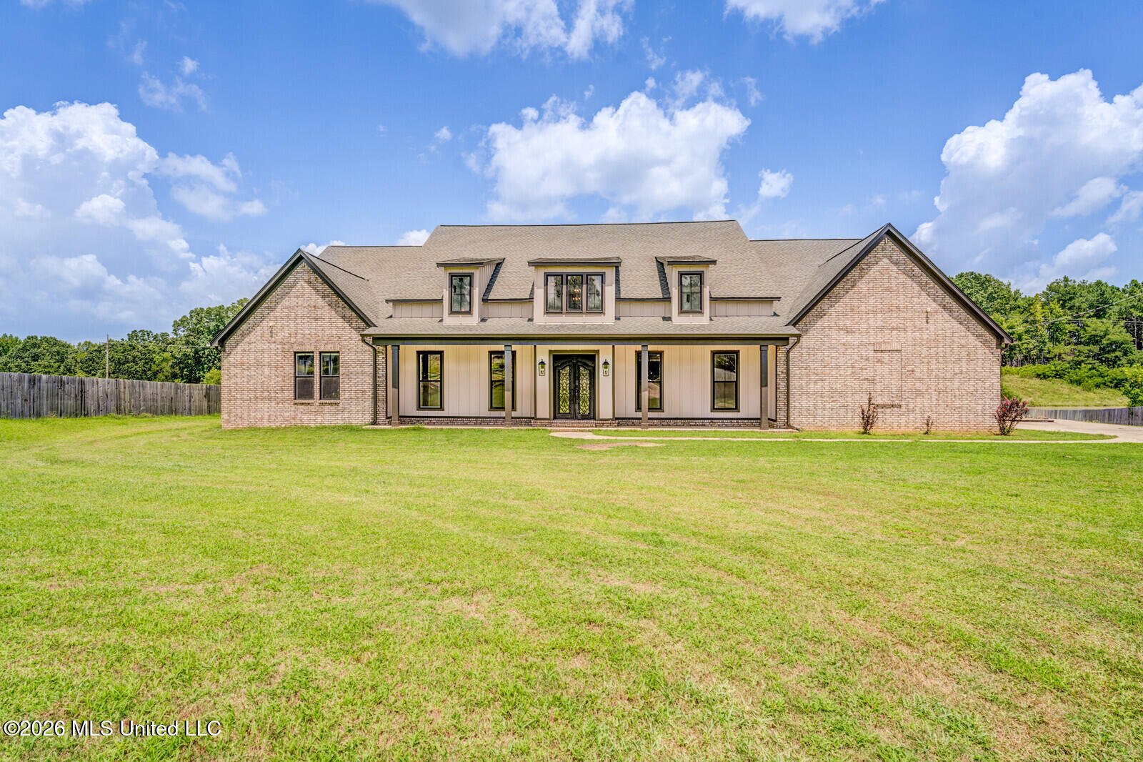 9 Davis Road Byhalia, MS 38611 - Photo 1 of 50 01_DSC04853_4_5_6_7_mls