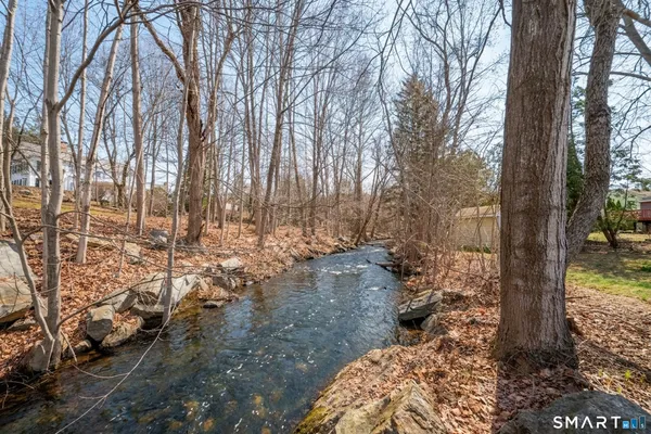 $425,000 | 296 Valley Shore Drive, Guilford, CT 06437