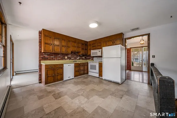 $425,000 | 296 Valley Shore Drive, Guilford, CT 06437