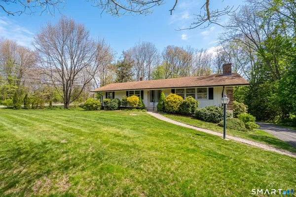 $425,000 | 296 Valley Shore Drive, Guilford, CT 06437