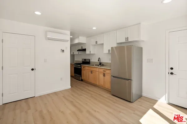$2,295 | 435-unit A West Elk Avenue, Glendale, CA 91204