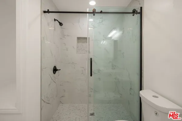 $2,295 | 435-unit A West Elk Avenue, Glendale, CA 91204