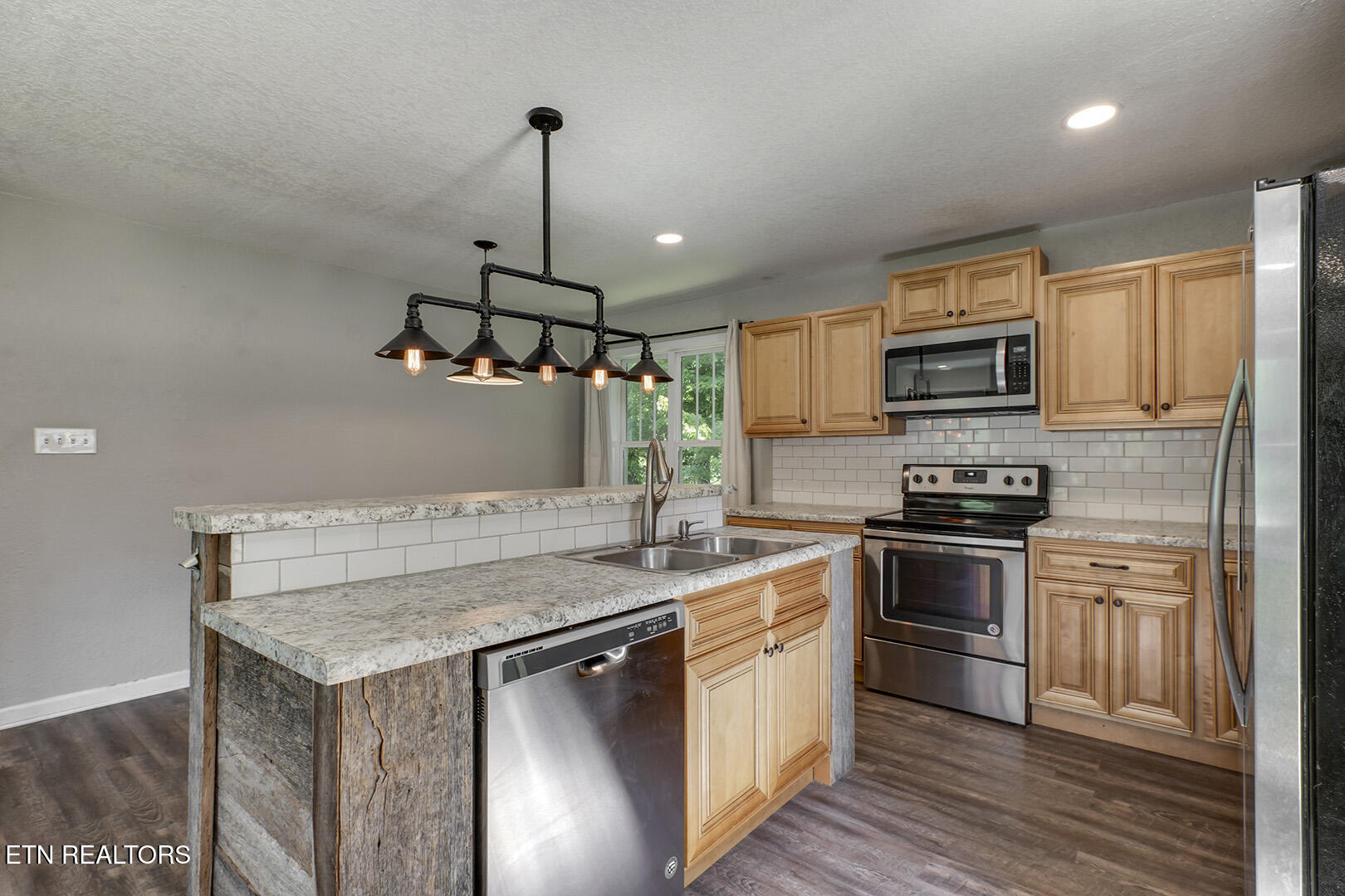 5112 Middle Ridge Lane Knoxville, TN 37921 - Photo 10 of 38 10_MiddleRidgeLane_5112_Kitchen01