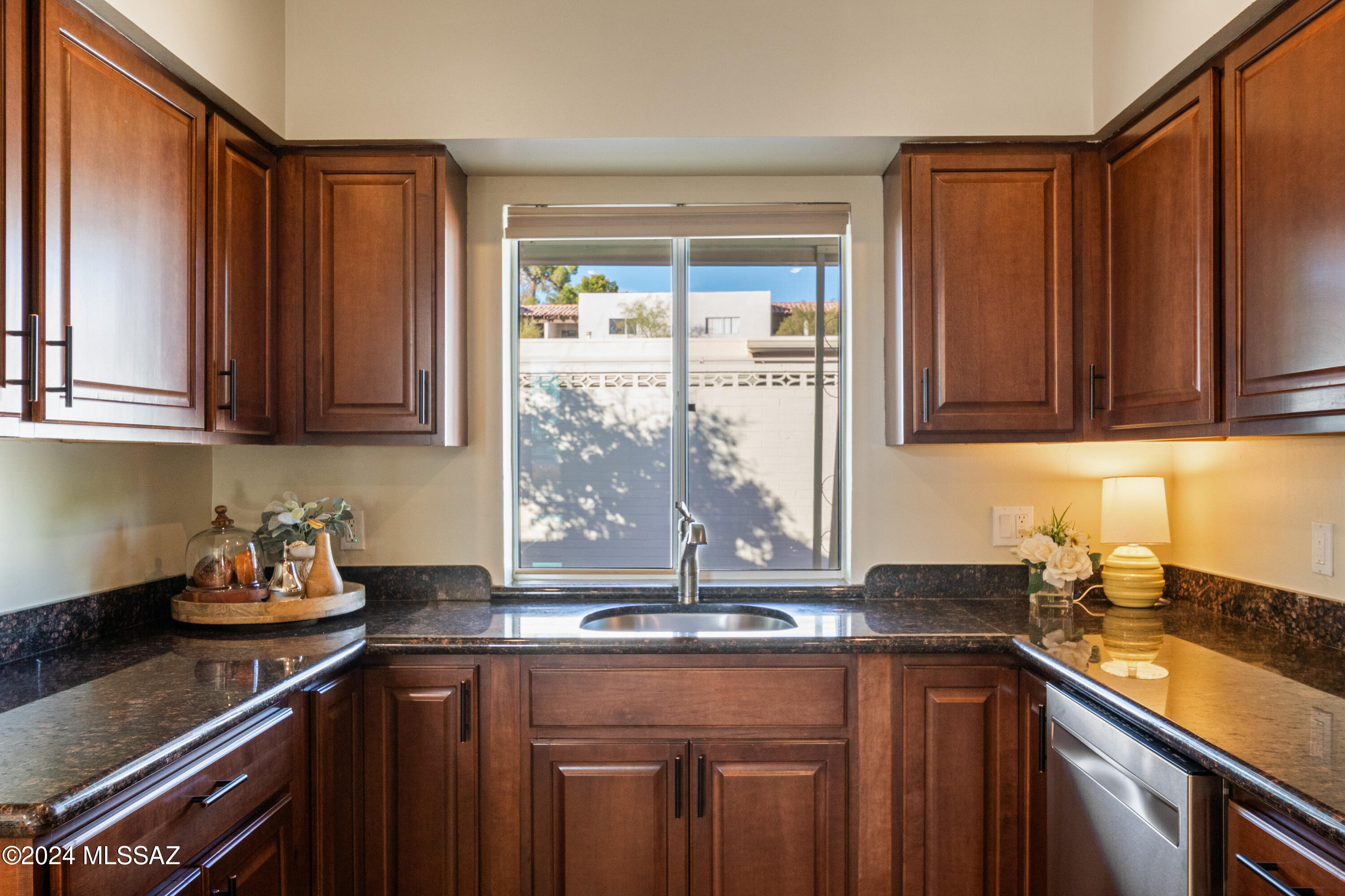 6100 North Oracle Road, Unit 8 Tucson, AZ 85704 - Photo 15 of 47 Gallery Image 15