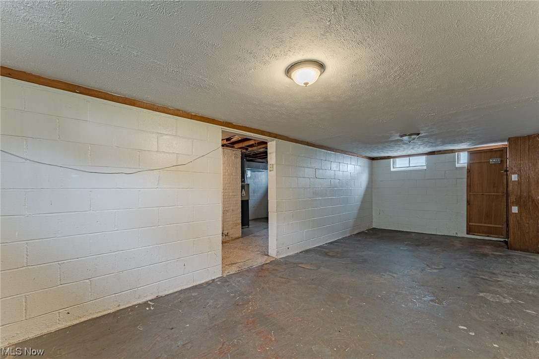 13009 Littleton Road Cleveland, OH 44125 - Photo 18 of 22
