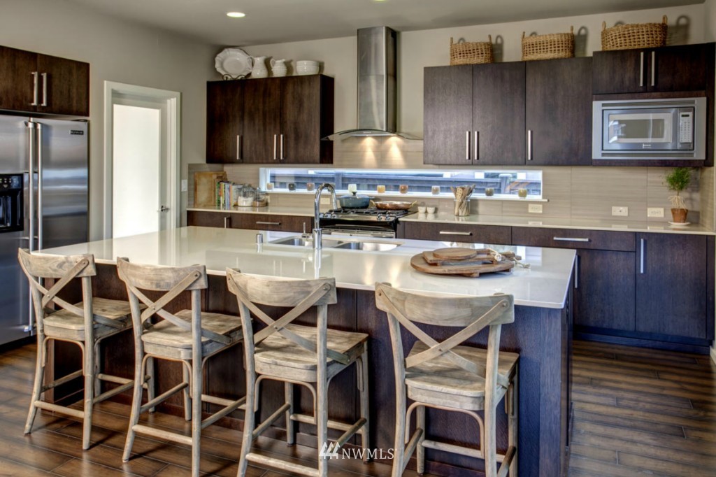 3813 Northeast 23rd Place Renton, WA 98056 - Photo 2 of 21 Gallery Image 2