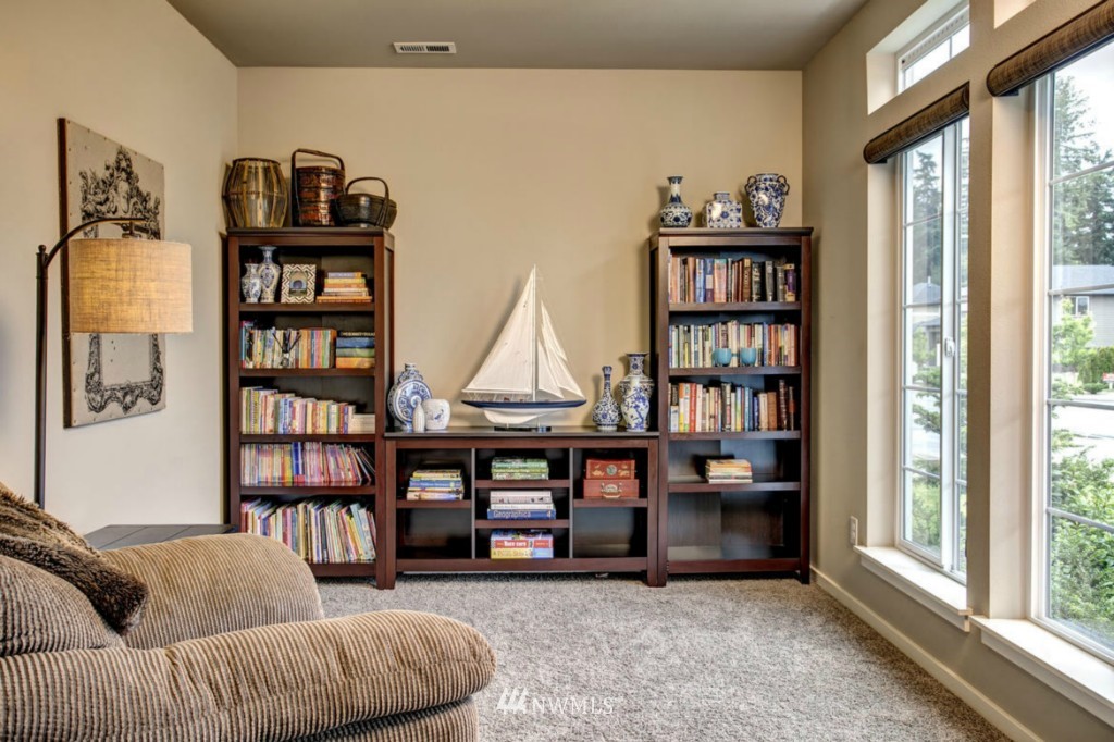 3813 Northeast 23rd Place Renton, WA 98056 - Photo 11 of 21 Gallery Image 11