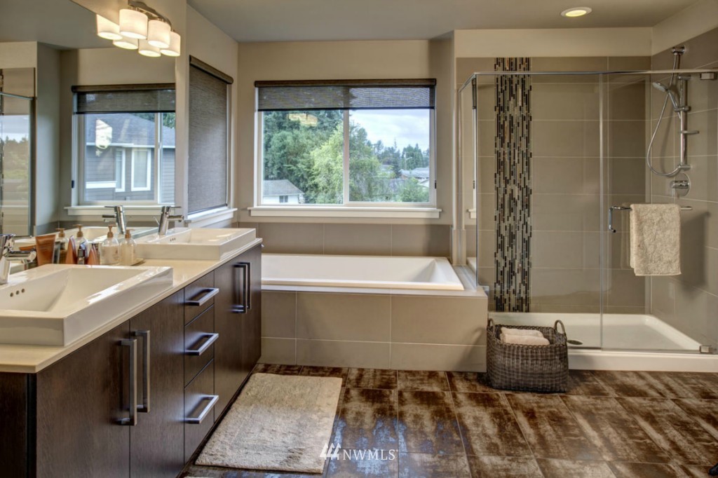 3813 Northeast 23rd Place Renton, WA 98056 - Photo 13 of 21 Gallery Image 13