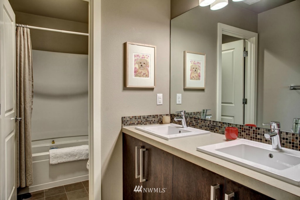 3813 Northeast 23rd Place Renton, WA 98056 - Photo 14 of 21 Gallery Image 14