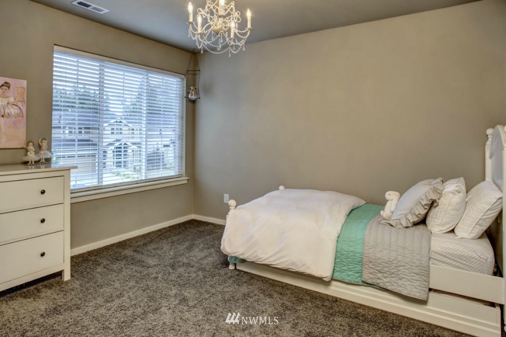 3813 Northeast 23rd Place Renton, WA 98056 - Photo 15 of 21 Gallery Image 15