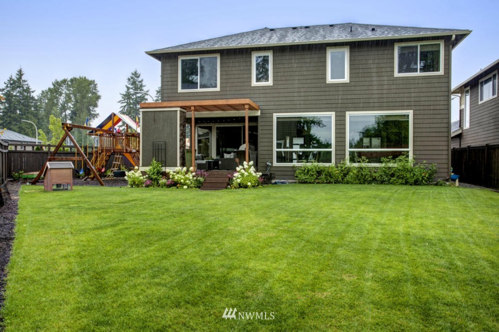 3813 Northeast 23rd Place Renton, WA 98056 - Photo 18 of 21 Gallery Image 18