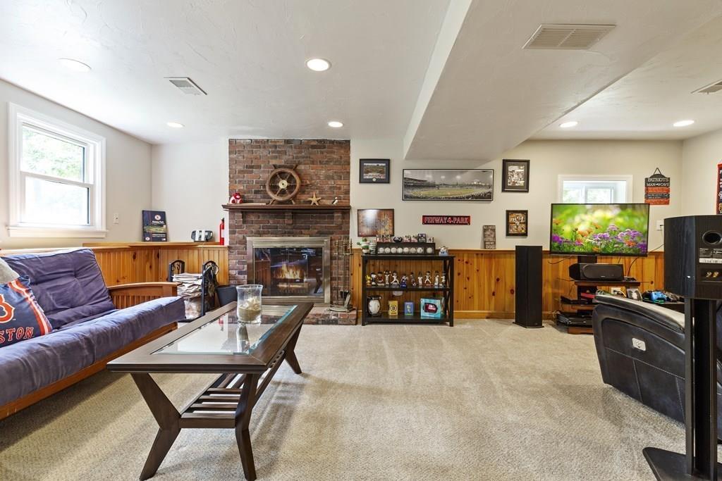 90 Jennings Road Holliston, MA 01746 - Photo 17 of 42 Gallery Image 17