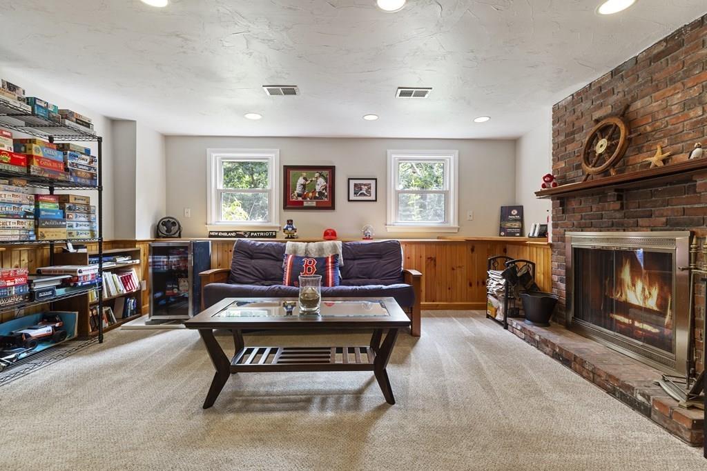 90 Jennings Road Holliston, MA 01746 - Photo 18 of 42 Gallery Image 18