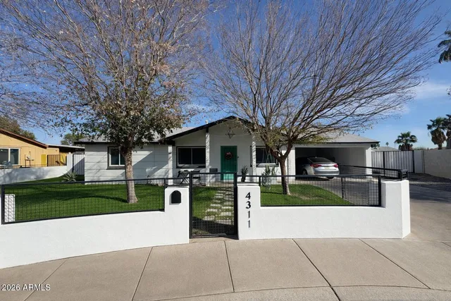 $2,400 | 4311 North 73rd Drive, Phoenix, AZ 85033