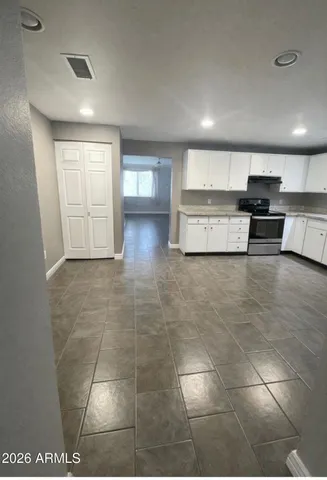$2,400 | 4311 North 73rd Drive, Phoenix, AZ 85033