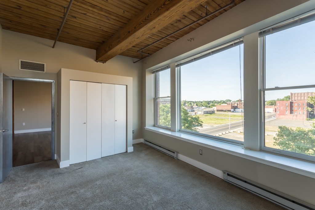 158-166 Chestnut Street, Unit 4F Springfield, MA 01103 - Photo 11 of 19