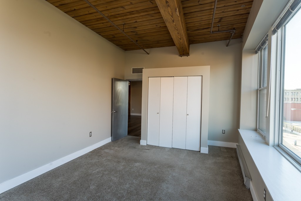158-166 Chestnut Street, Unit 4F Springfield, MA 01103 - Photo 10 of 19